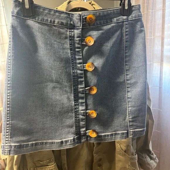 Free People Little Daisies Medium Wash Denim Button Front Mini Skirt Size 4 - Picture 5 of 7